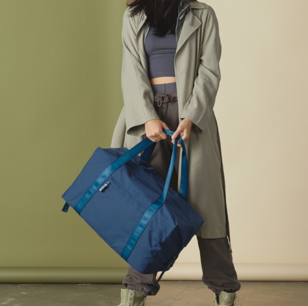 Dare to Roam Scout Weekender duffel in Midnight
